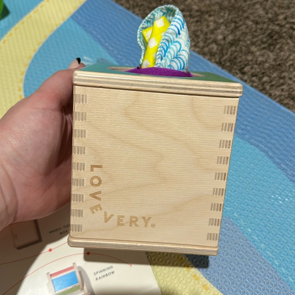 Lovevery tissue box with all tissues